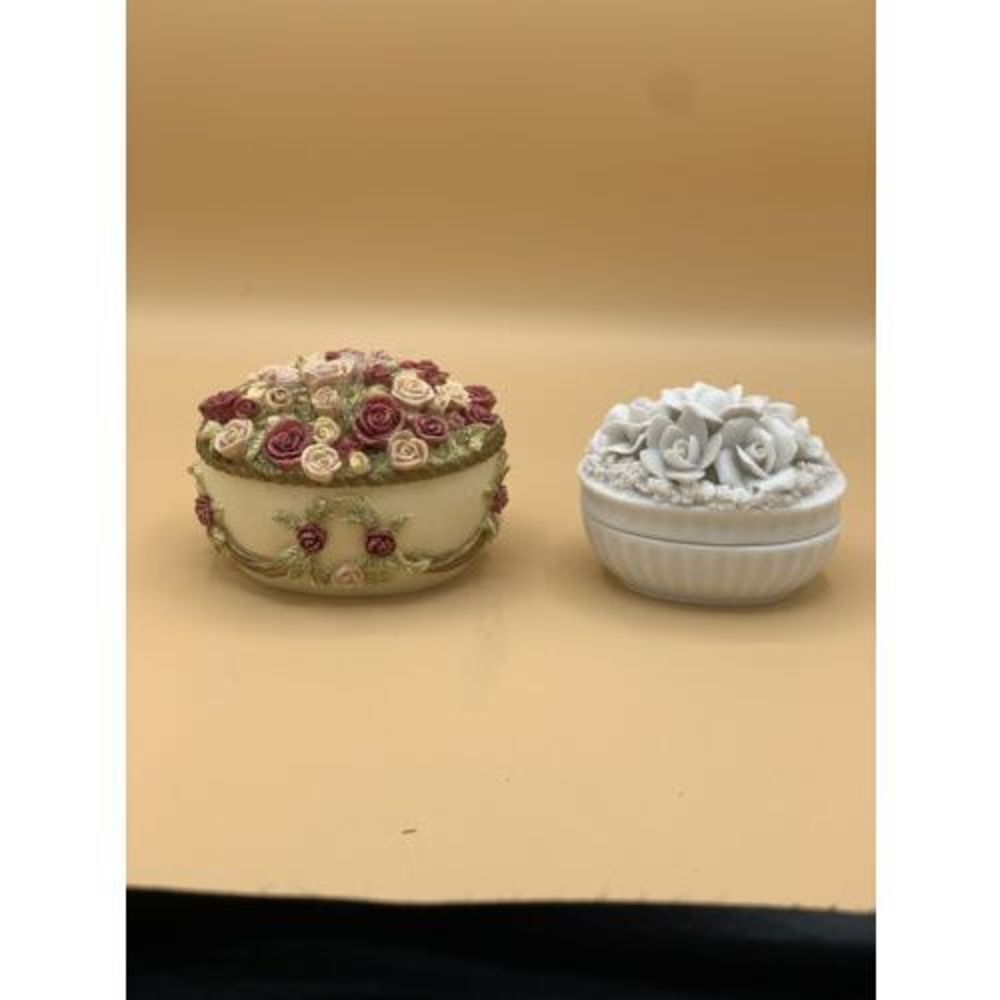 Vintage DEZINE Hand painted Applied Roses and Japan Flowers Trinket Box